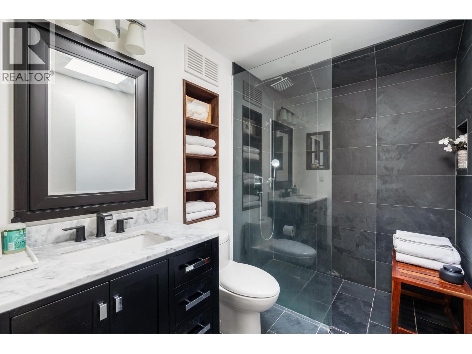 6412 IMPERIAL AVENUE, West Vancouver
