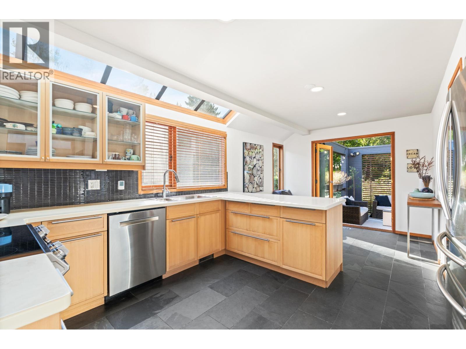 6412 IMPERIAL AVENUE, West Vancouver