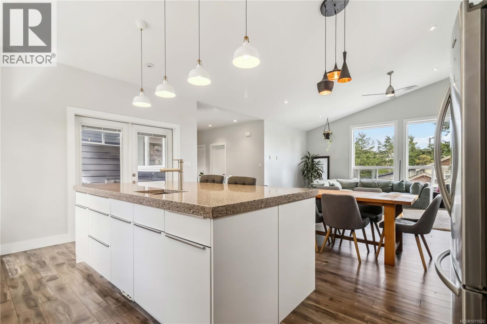 936 Aqua Crt, Langford