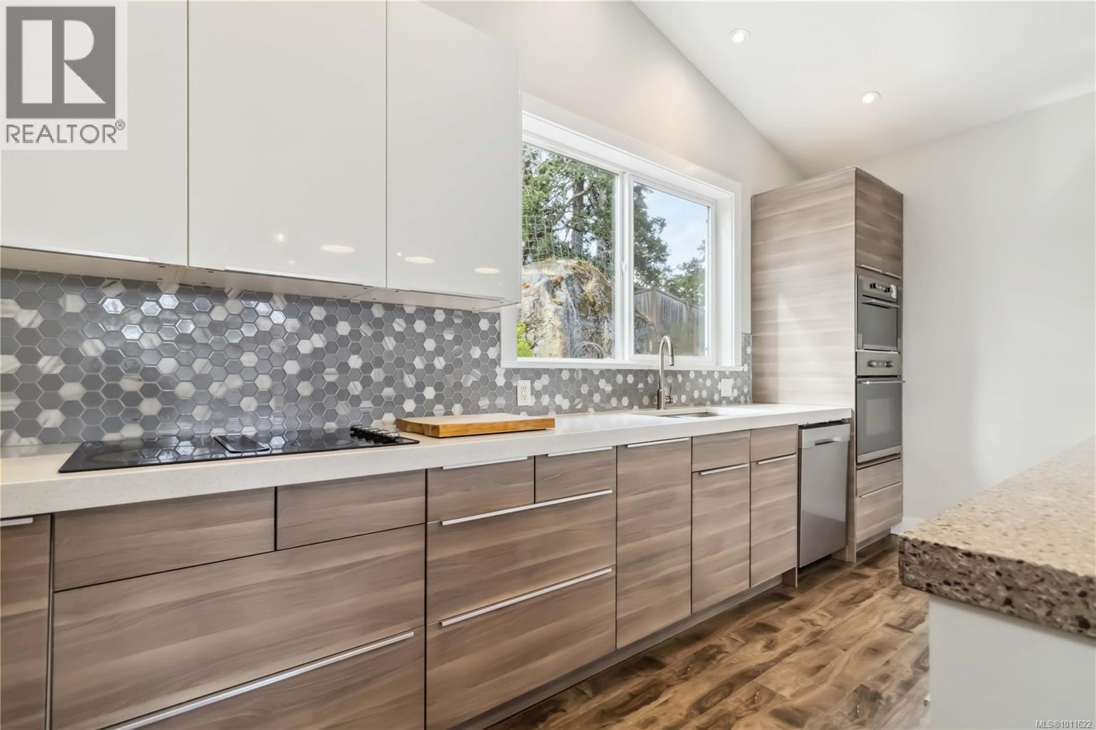 936 Aqua Crt, Langford