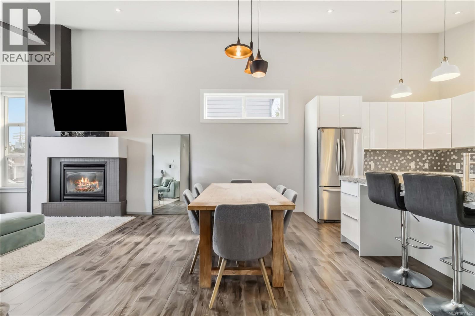 936 Aqua Crt, Langford