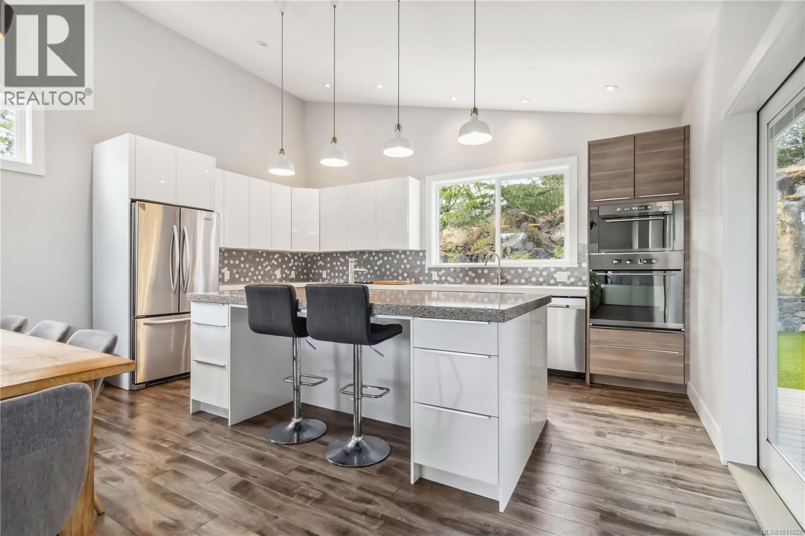 936 Aqua Crt, Langford