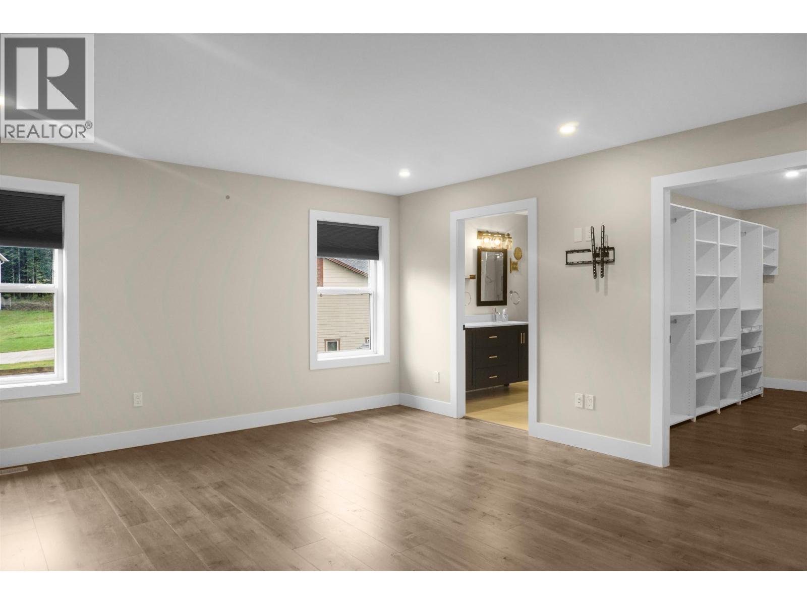 7 ROBINSON STREET, Kitimat