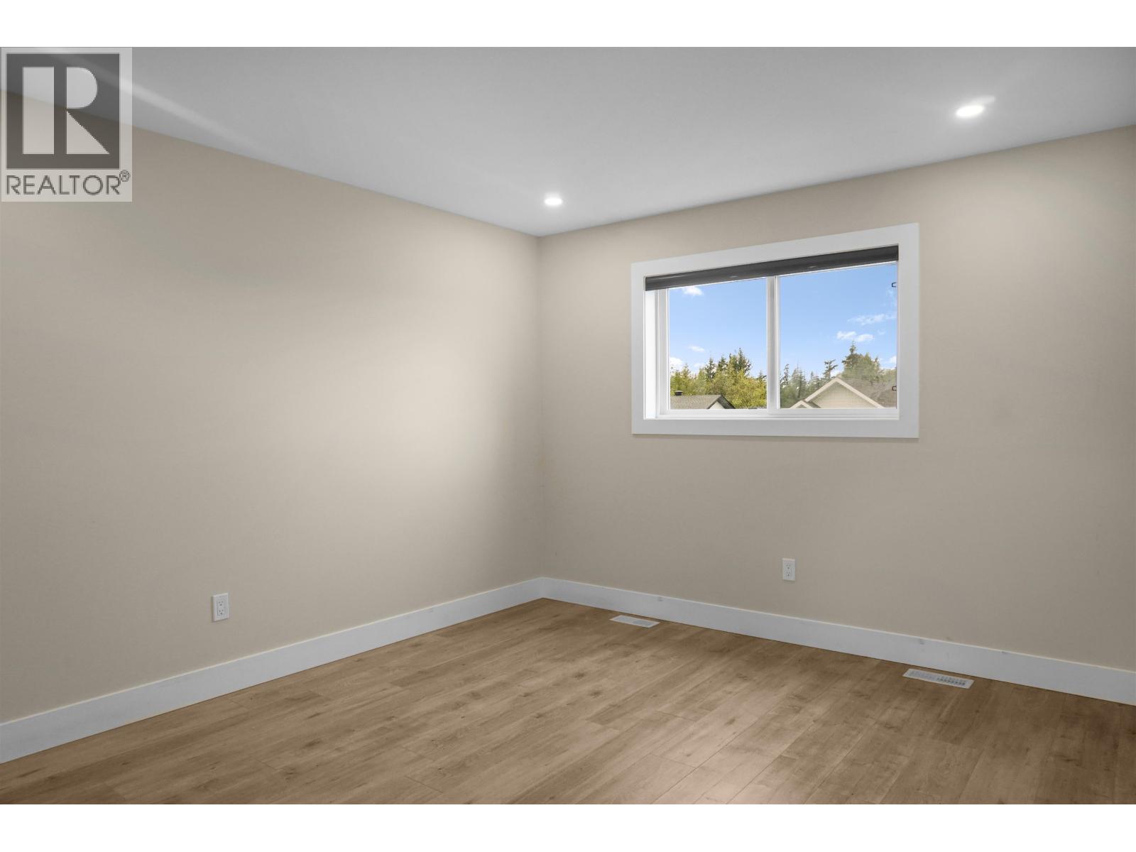 7 ROBINSON STREET, Kitimat