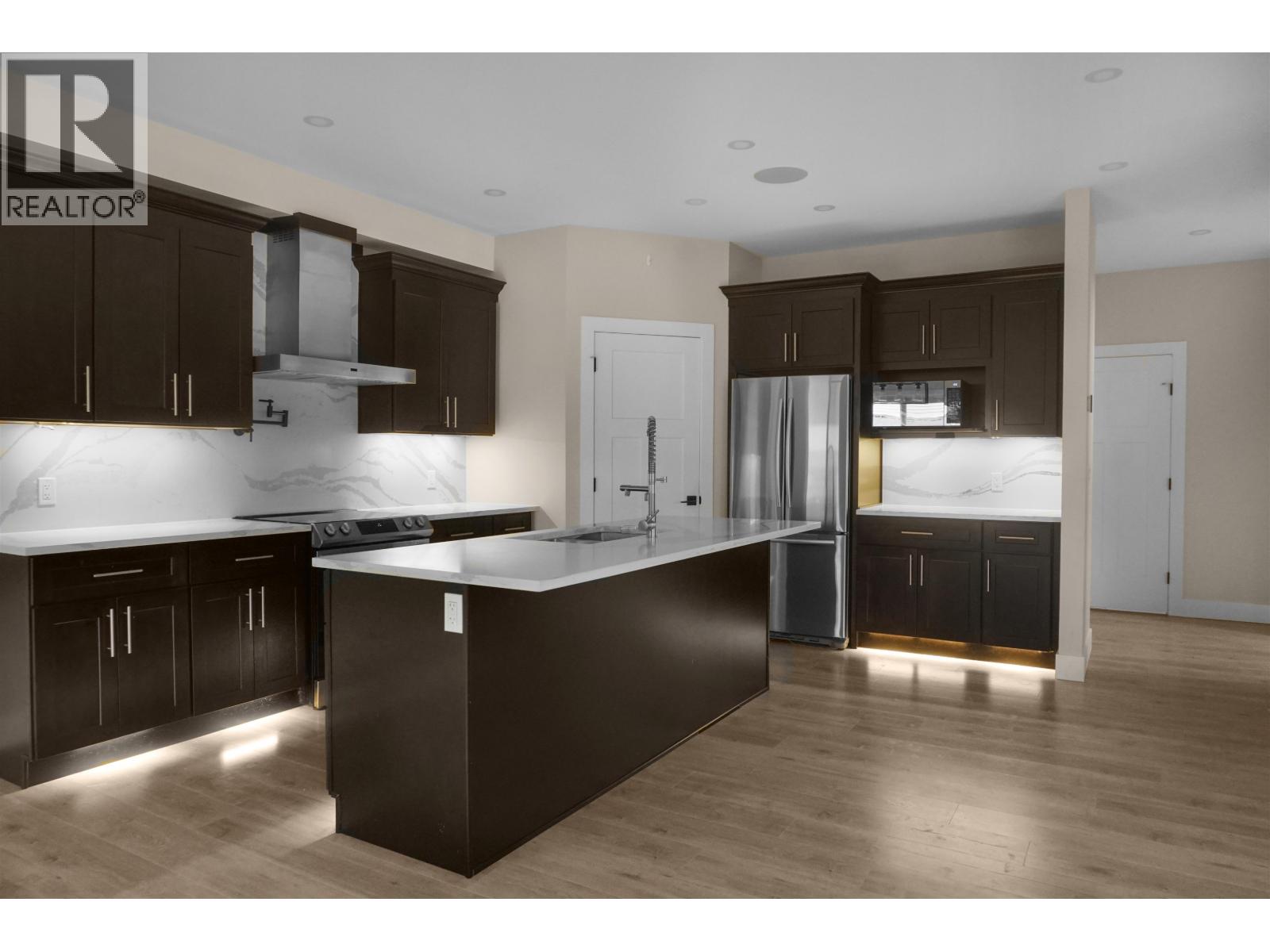 7 ROBINSON STREET, Kitimat