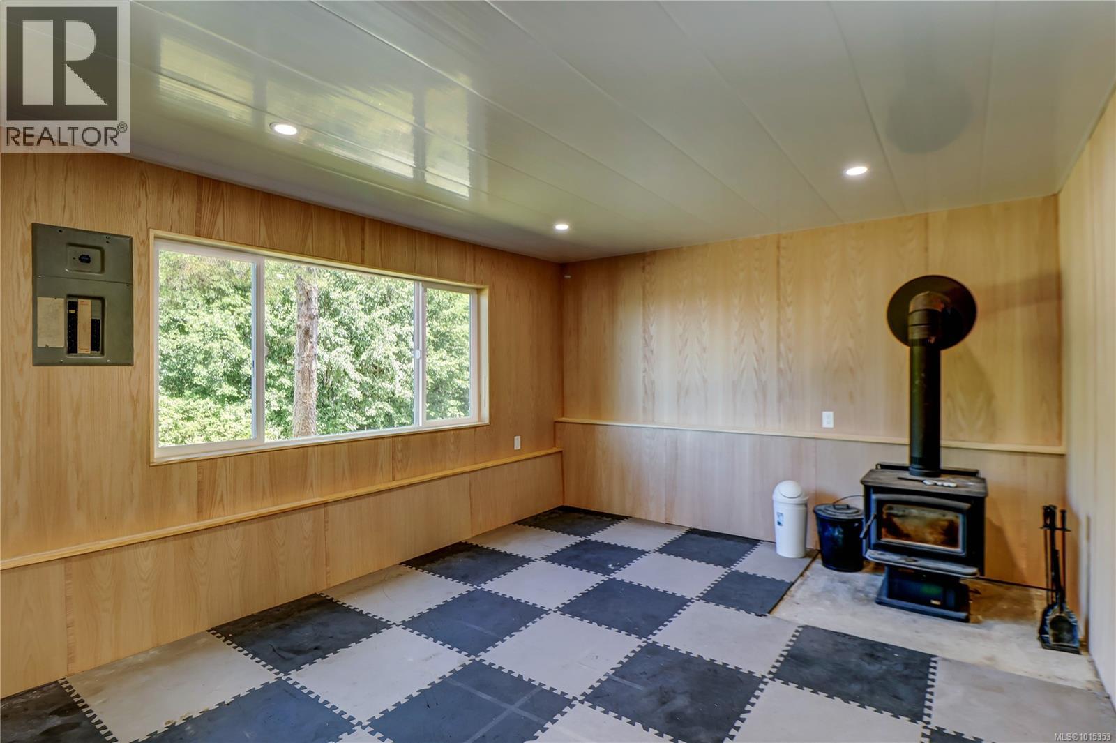 2101 Pioneer Hill, Port McNeill