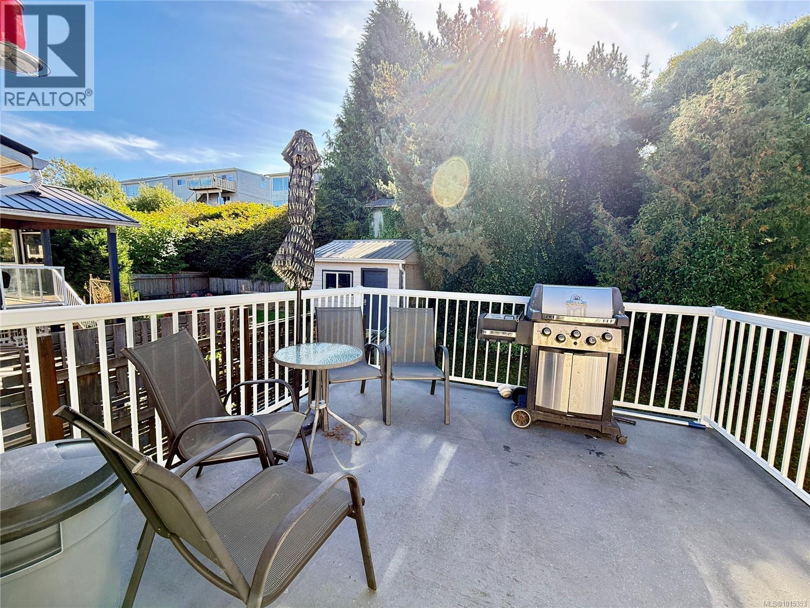 2101 Pioneer Hill, Port McNeill