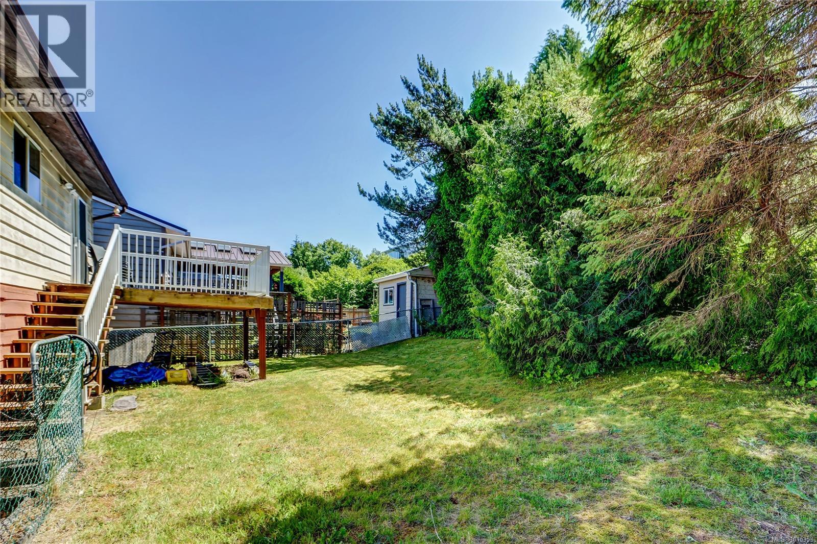 2101 Pioneer Hill, Port McNeill