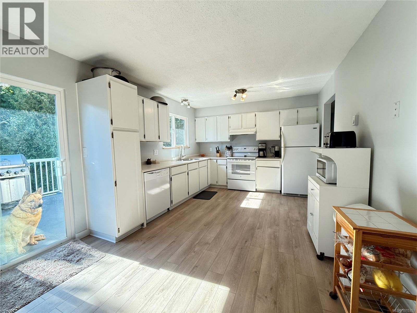 2101 Pioneer Hill, Port McNeill