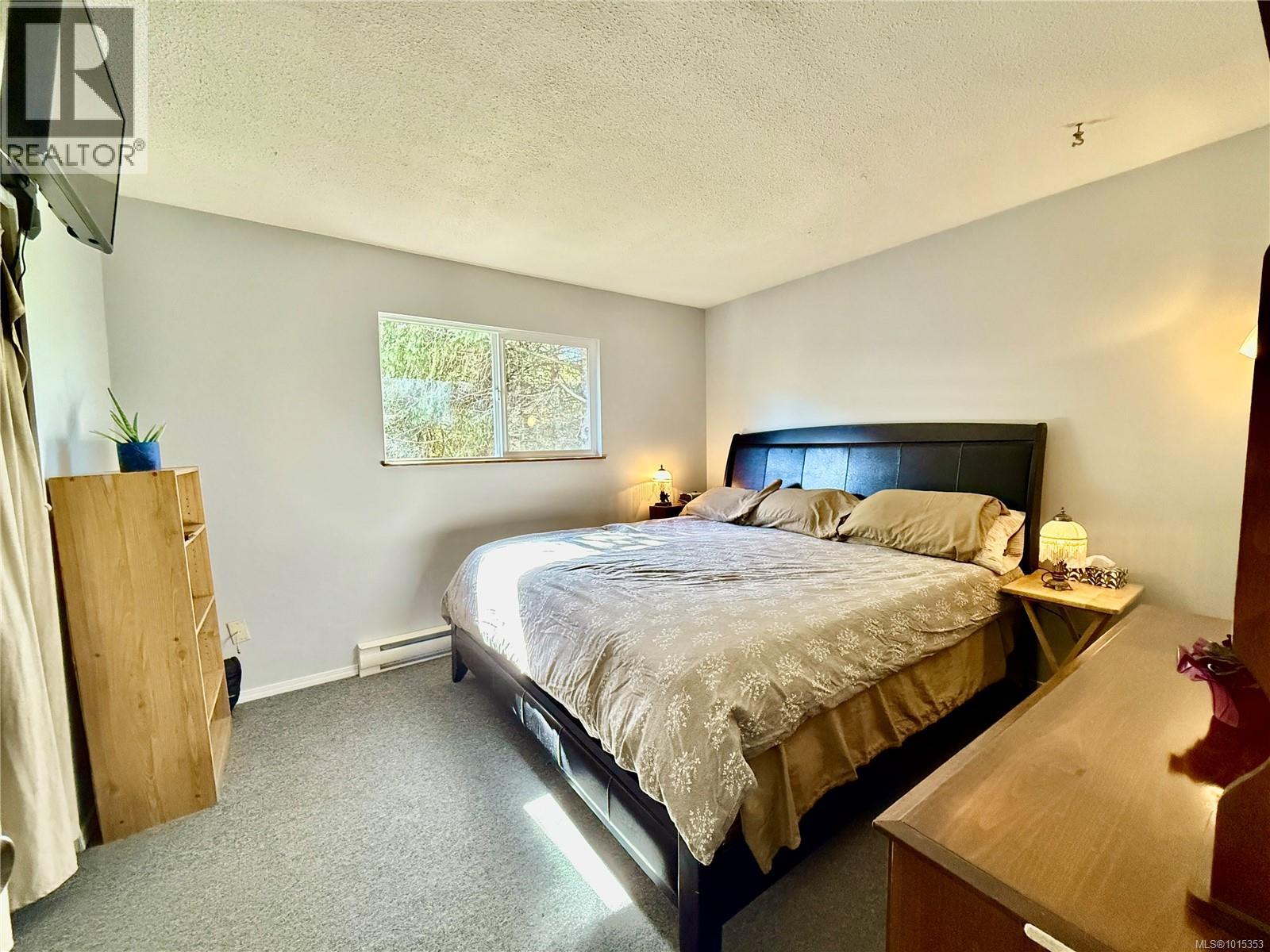 2101 Pioneer Hill, Port McNeill