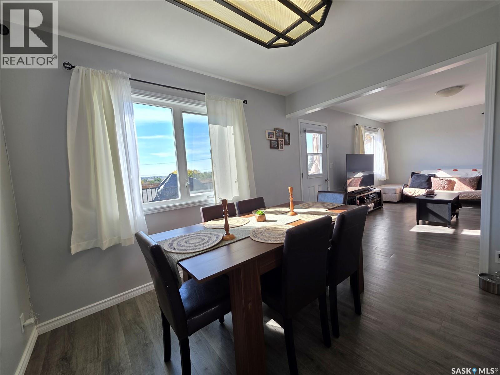 Single Family House Bungalow for Sale in  th AVENUE NW Swift Current 