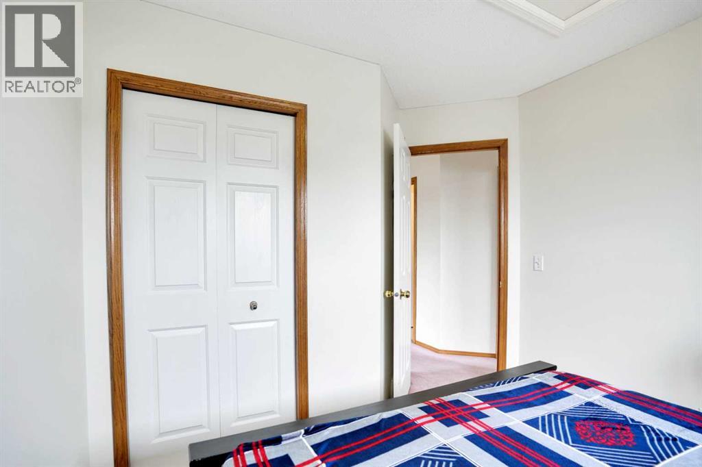 Single Family House for Sale in  Martin Crossing Manor NE Martindale Calgary 