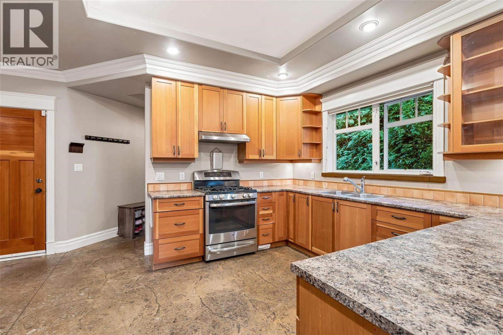  411 Conway Road, Saanich