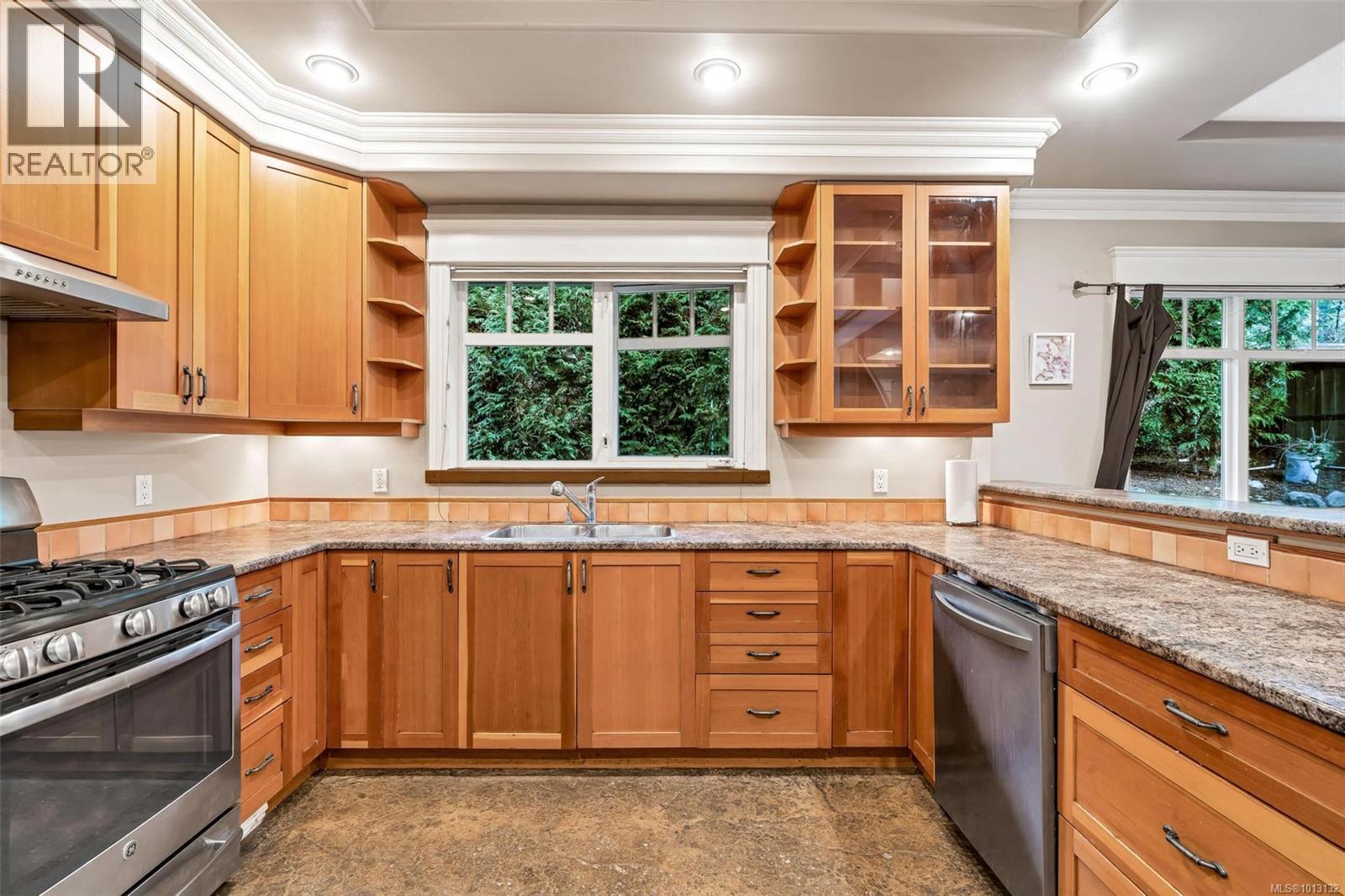  411 Conway Road, Saanich