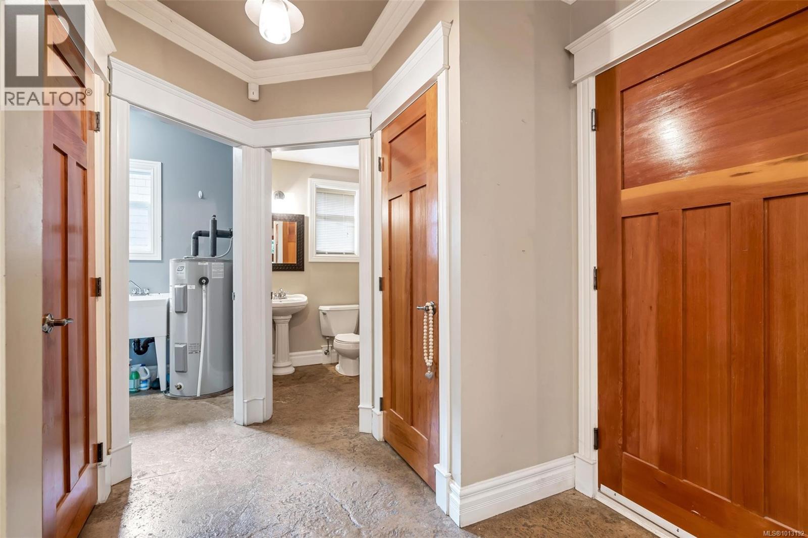  411 Conway Road, Saanich
