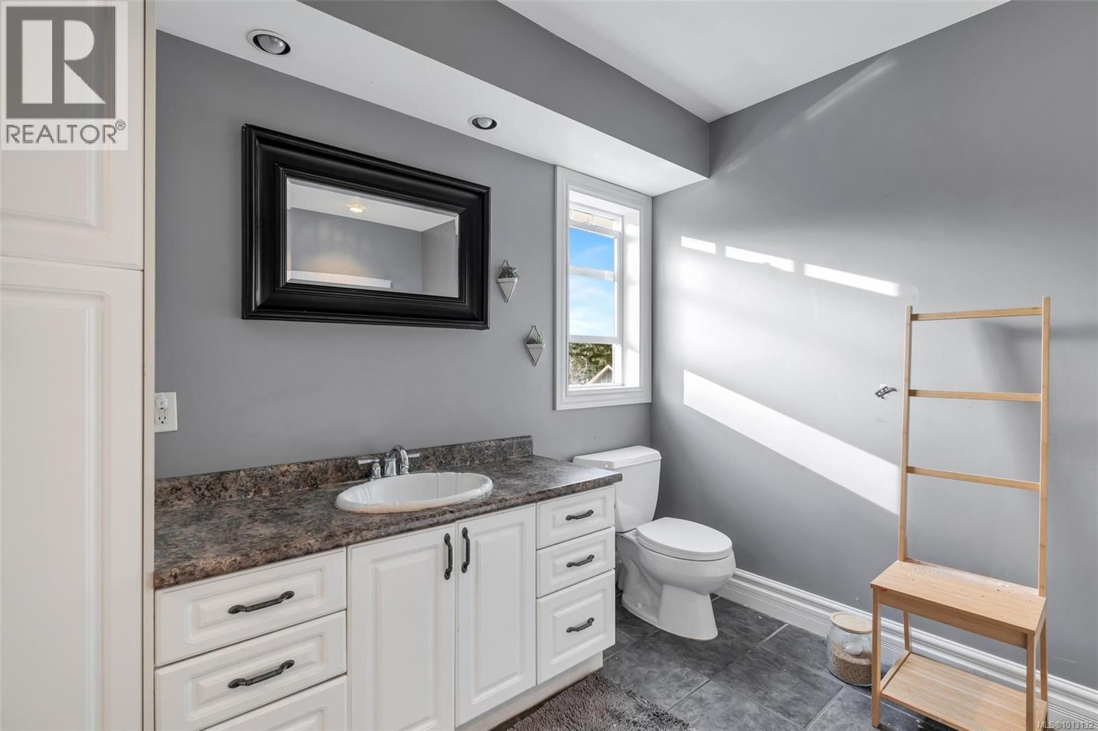  411 Conway Road, Saanich