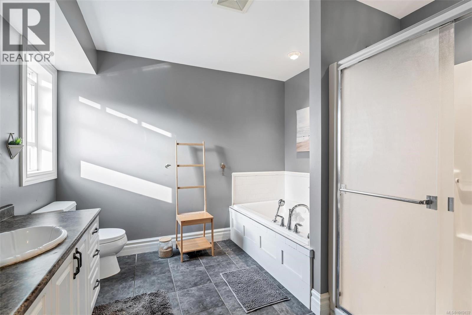  411 Conway Road, Saanich