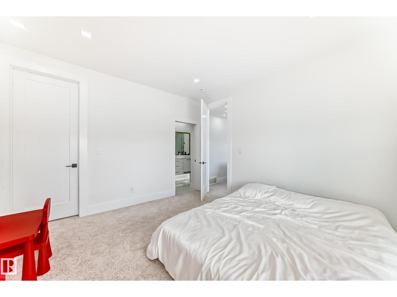 2747 WHEATON DR NW, Edmonton