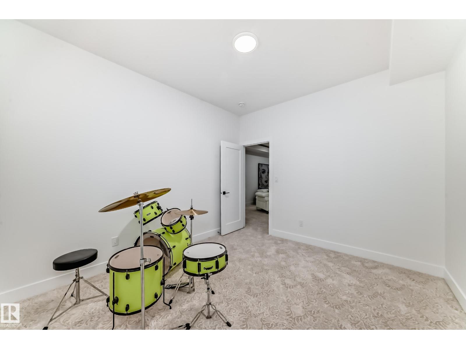 2747 WHEATON DR NW, Edmonton