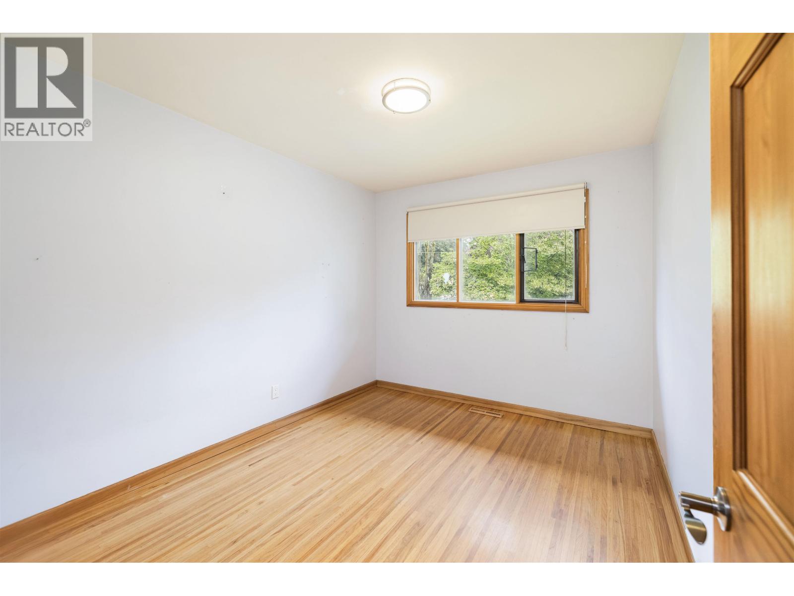 1561 MERLYNN CRESCENT, North Vancouver