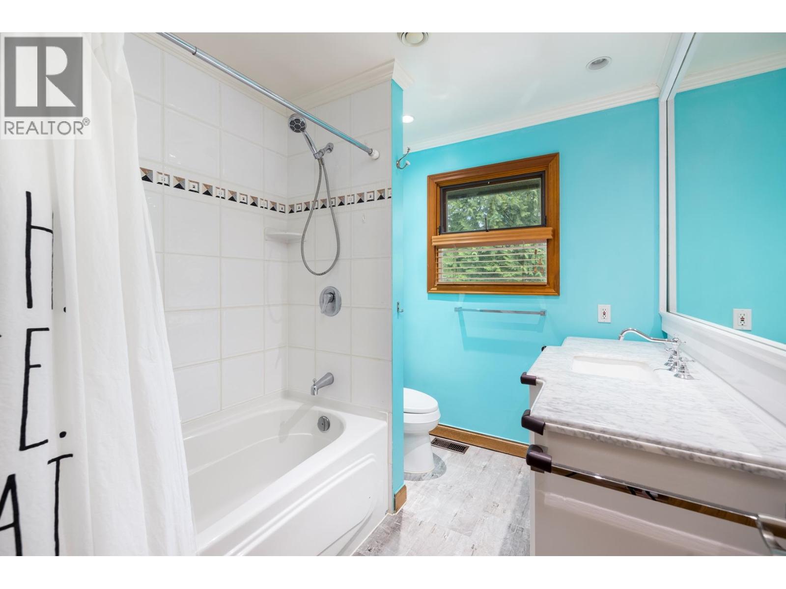 1561 MERLYNN CRESCENT, North Vancouver