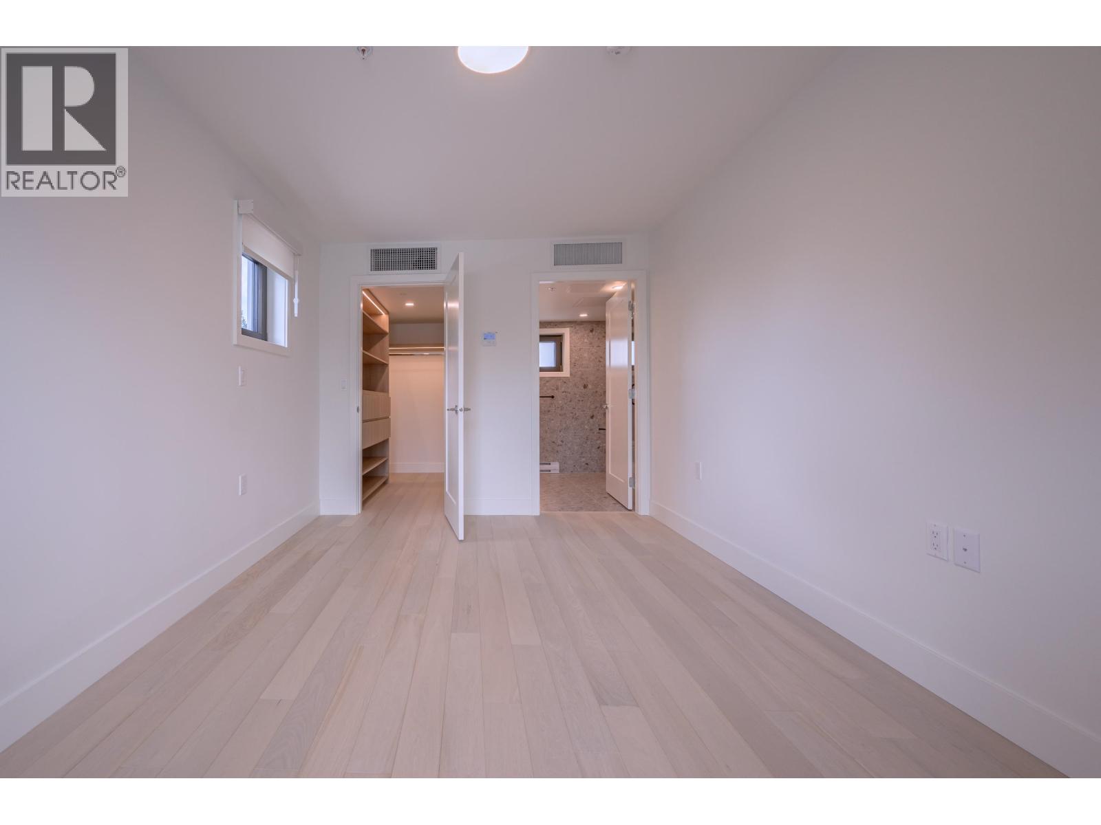 6322 OAK STREET, Vancouver