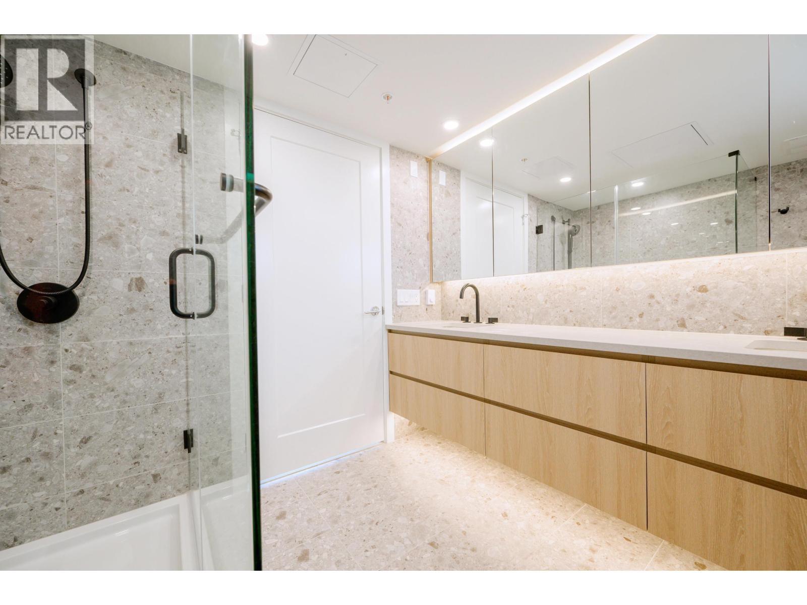 6322 OAK STREET, Vancouver