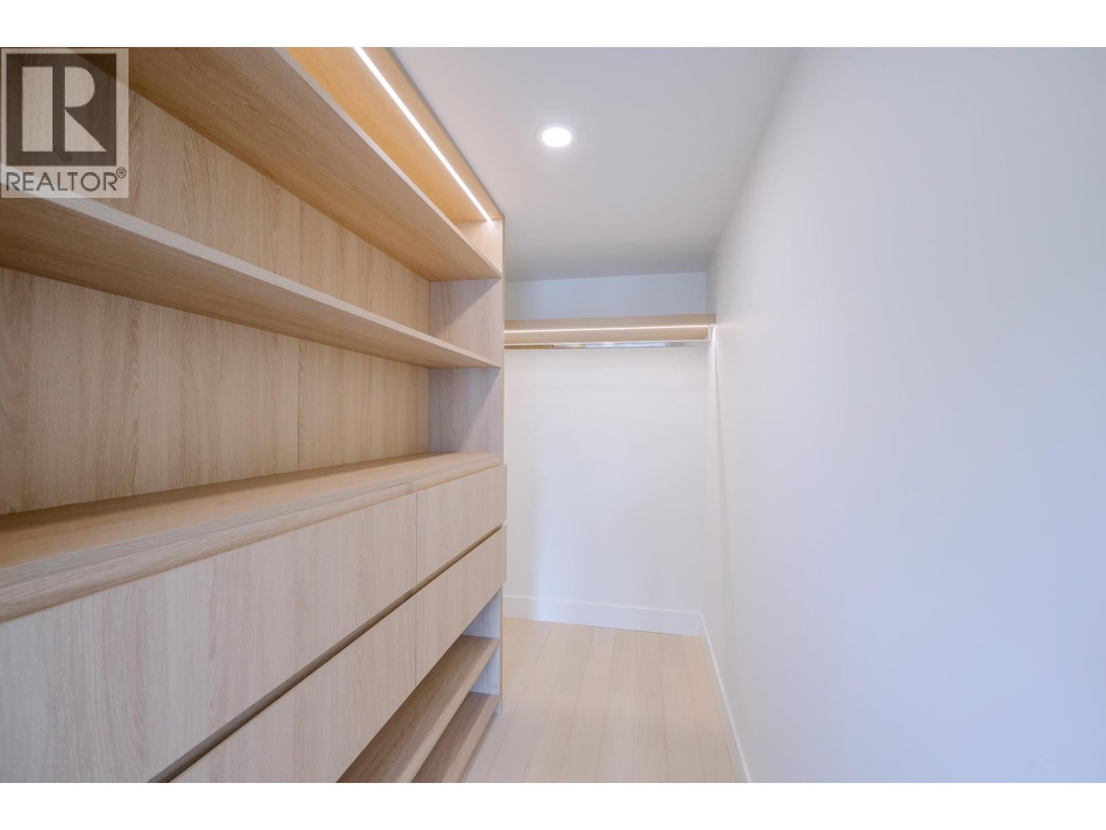 6322 OAK STREET, Vancouver