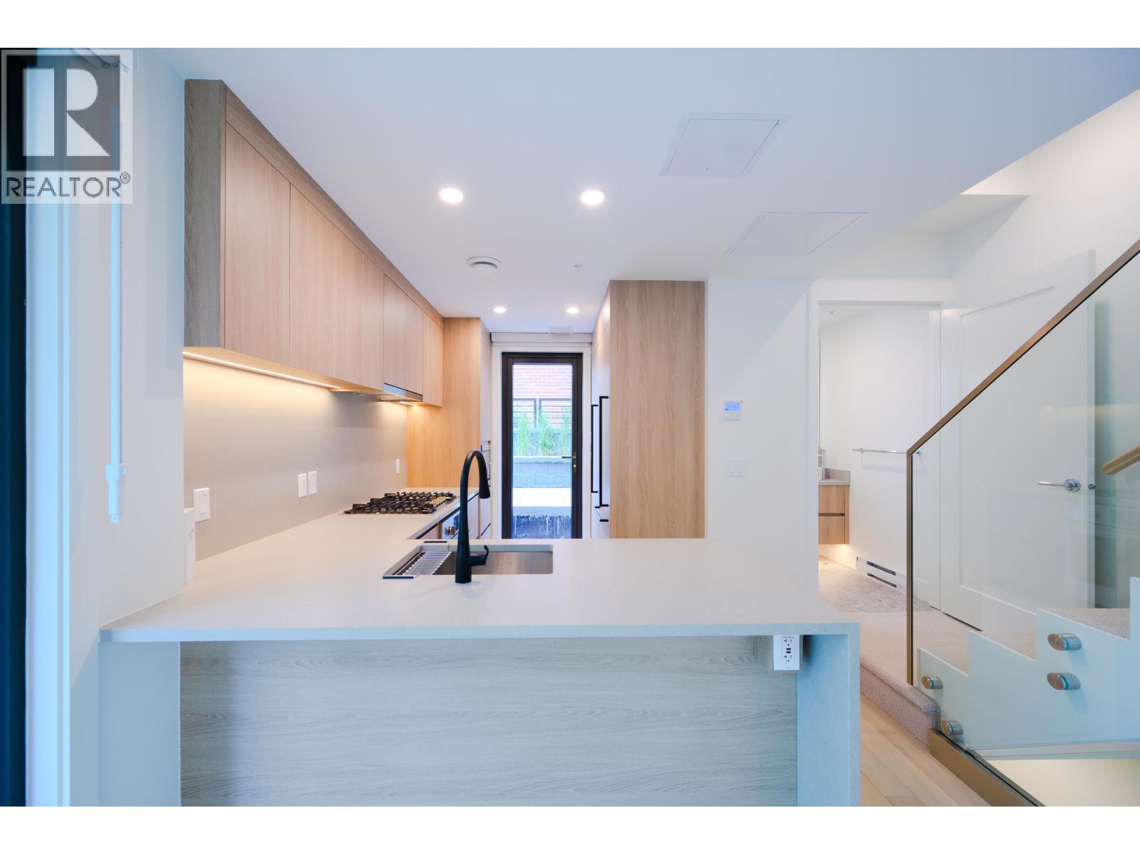 6322 OAK STREET, Vancouver