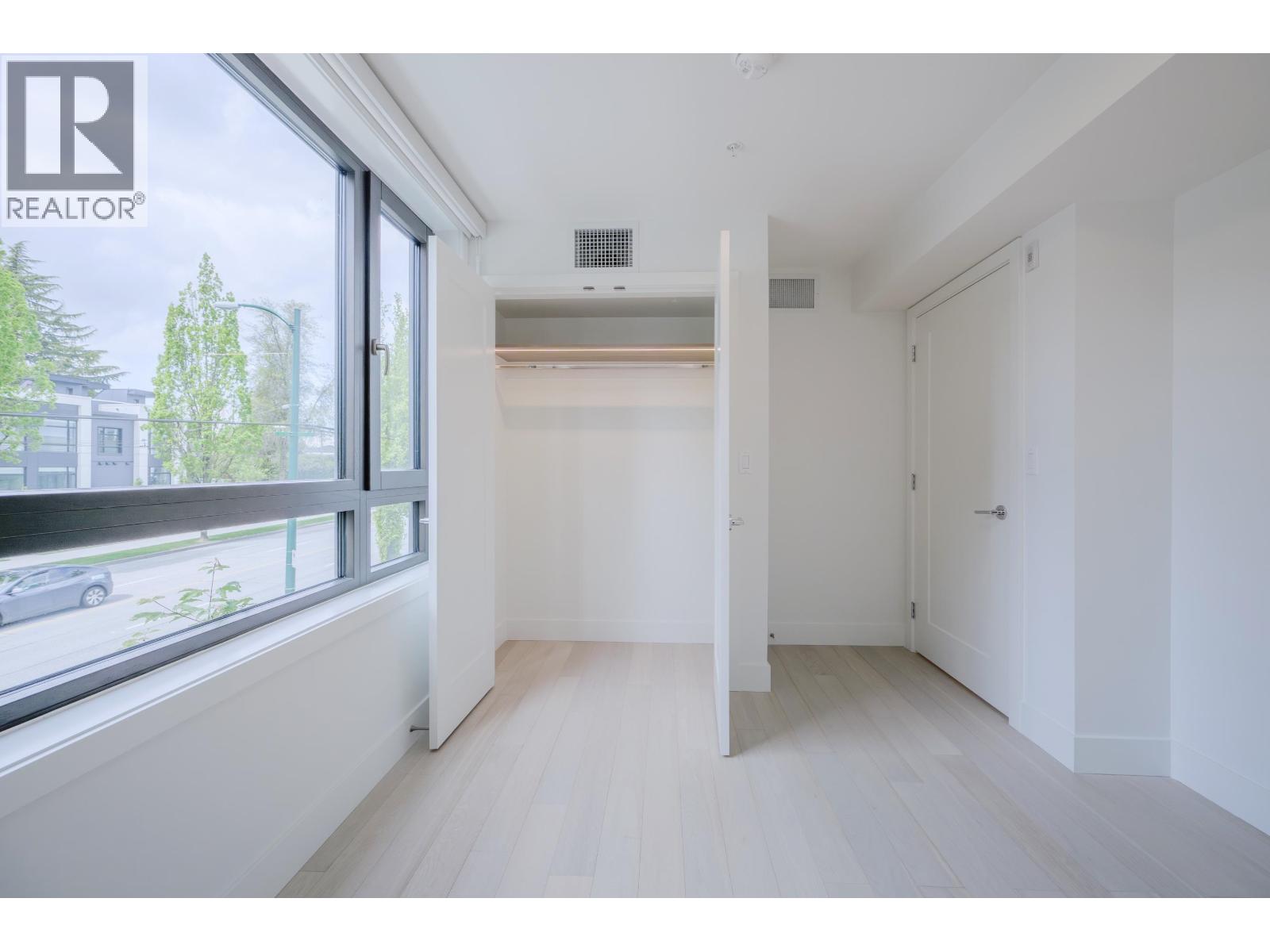 6322 OAK STREET, Vancouver