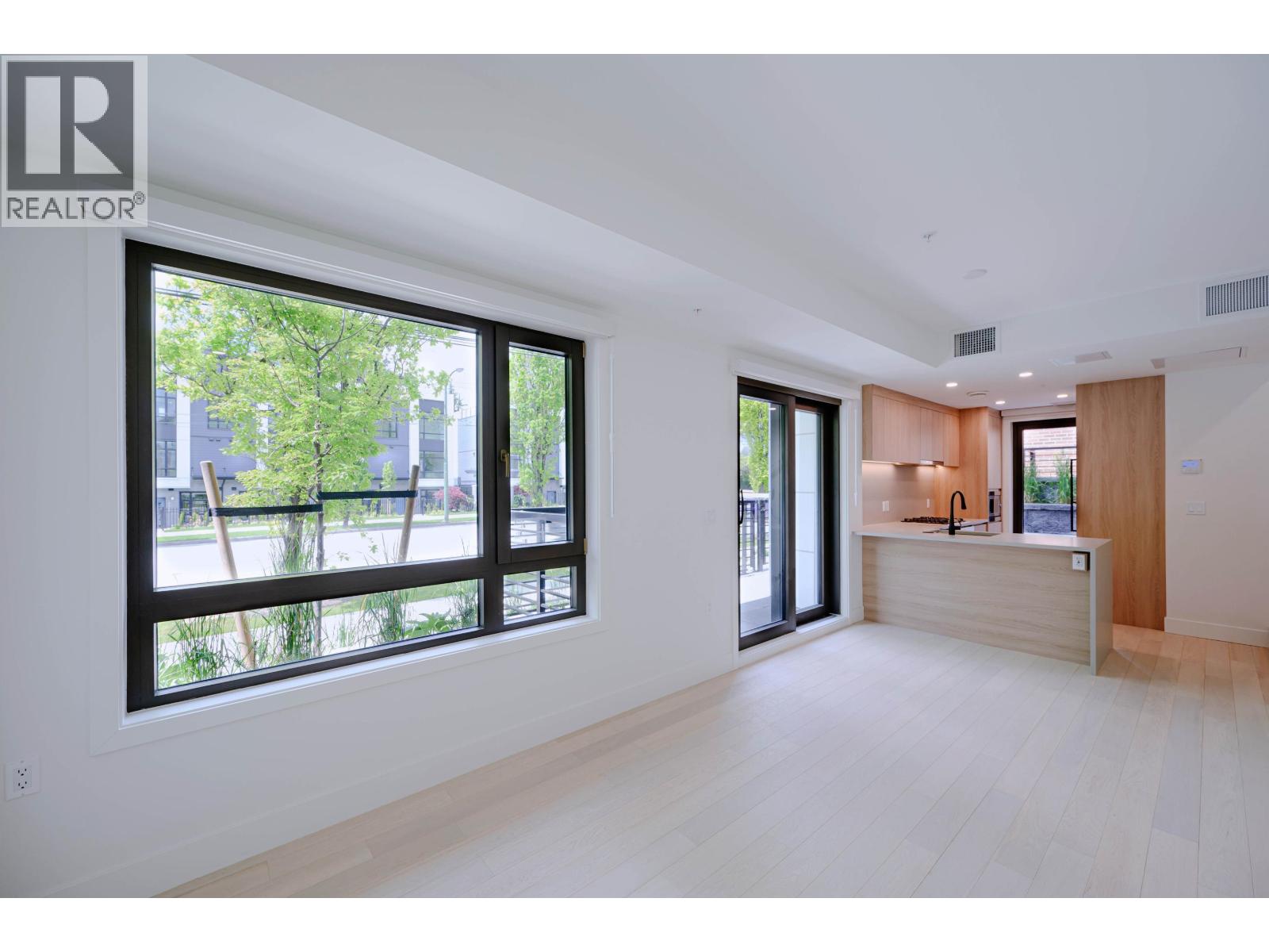 6322 OAK STREET, Vancouver