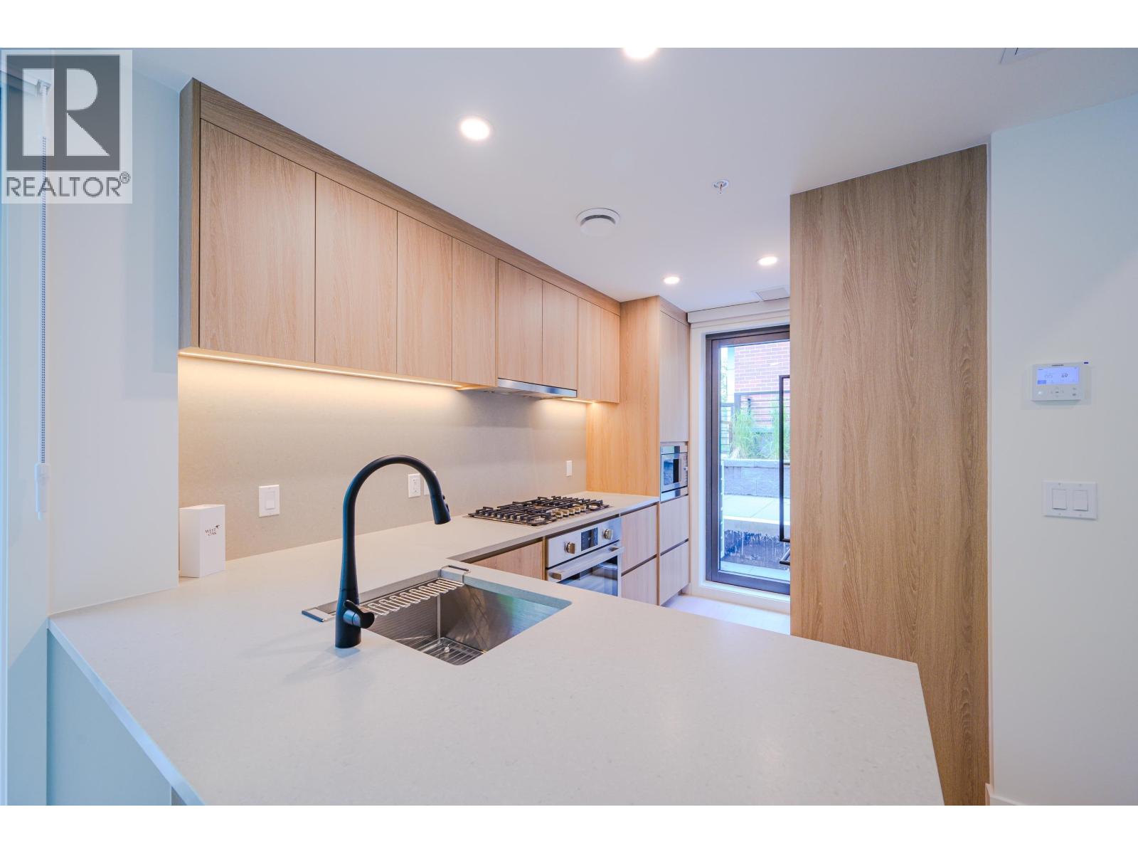 6322 OAK STREET, Vancouver