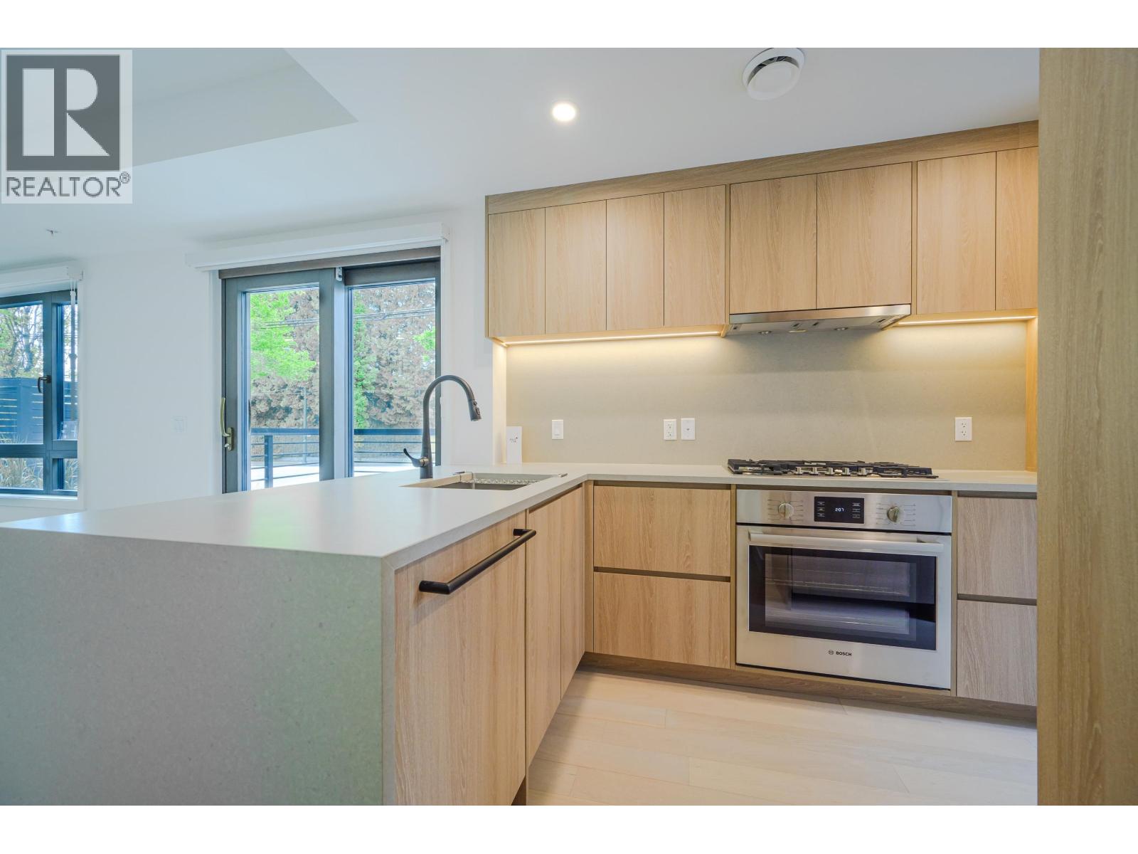 6322 OAK STREET, Vancouver