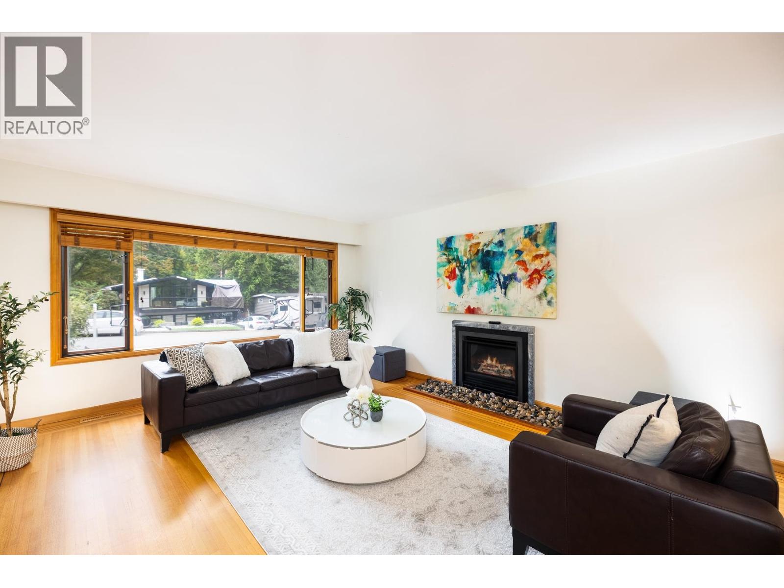 1561 MERLYNN CRESCENT, North Vancouver