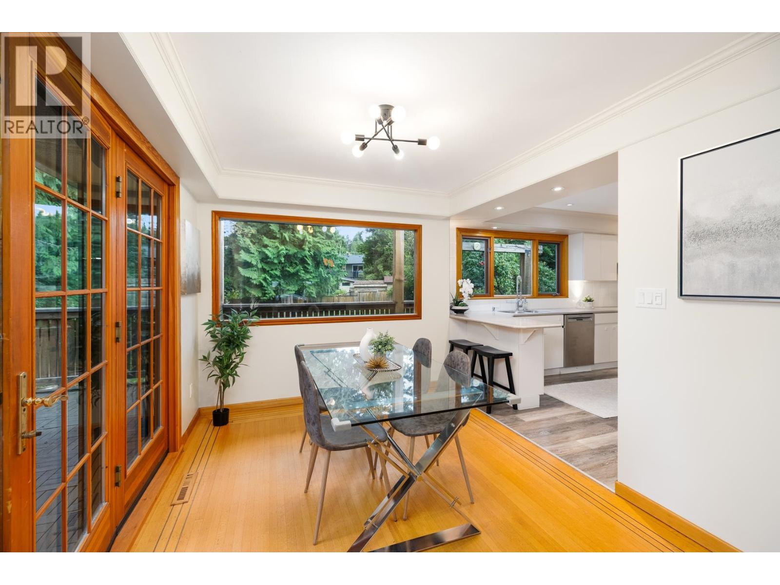 1561 MERLYNN CRESCENT, North Vancouver