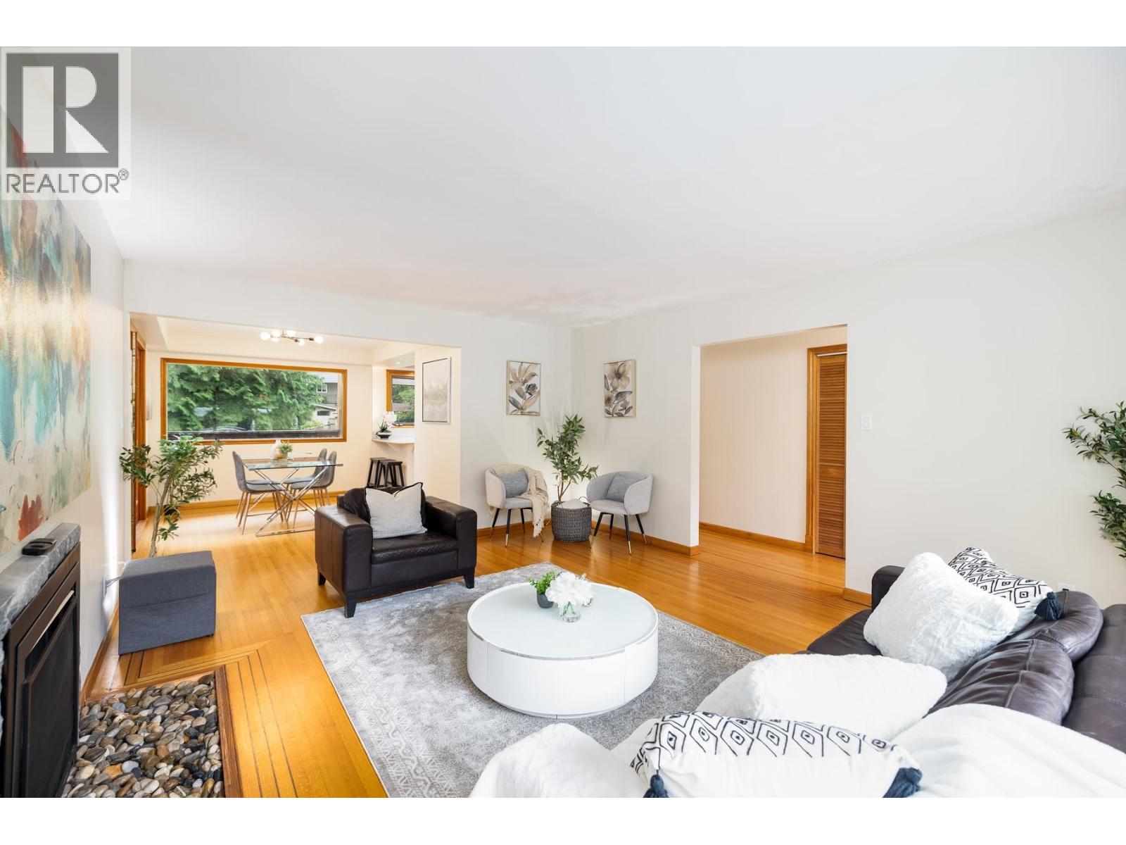 1561 MERLYNN CRESCENT, North Vancouver