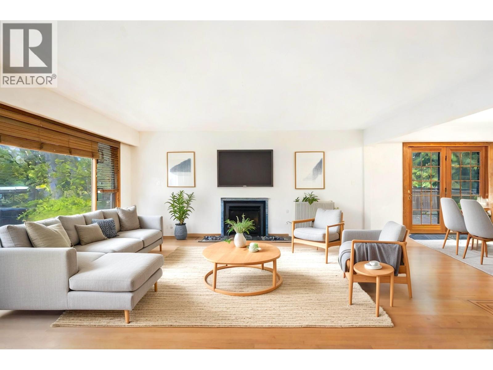 1561 MERLYNN CRESCENT, North Vancouver