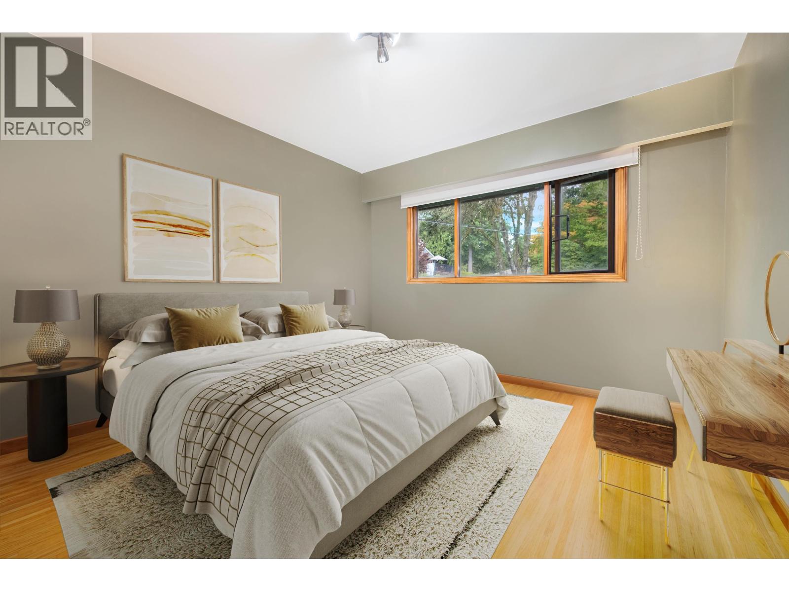 1561 MERLYNN CRESCENT, North Vancouver