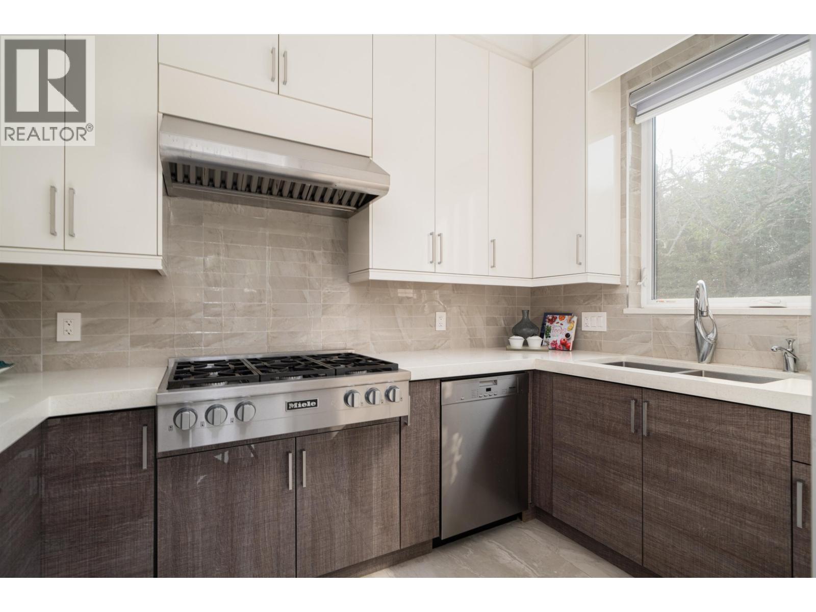 4668 MAHOOD DRIVE, Richmond