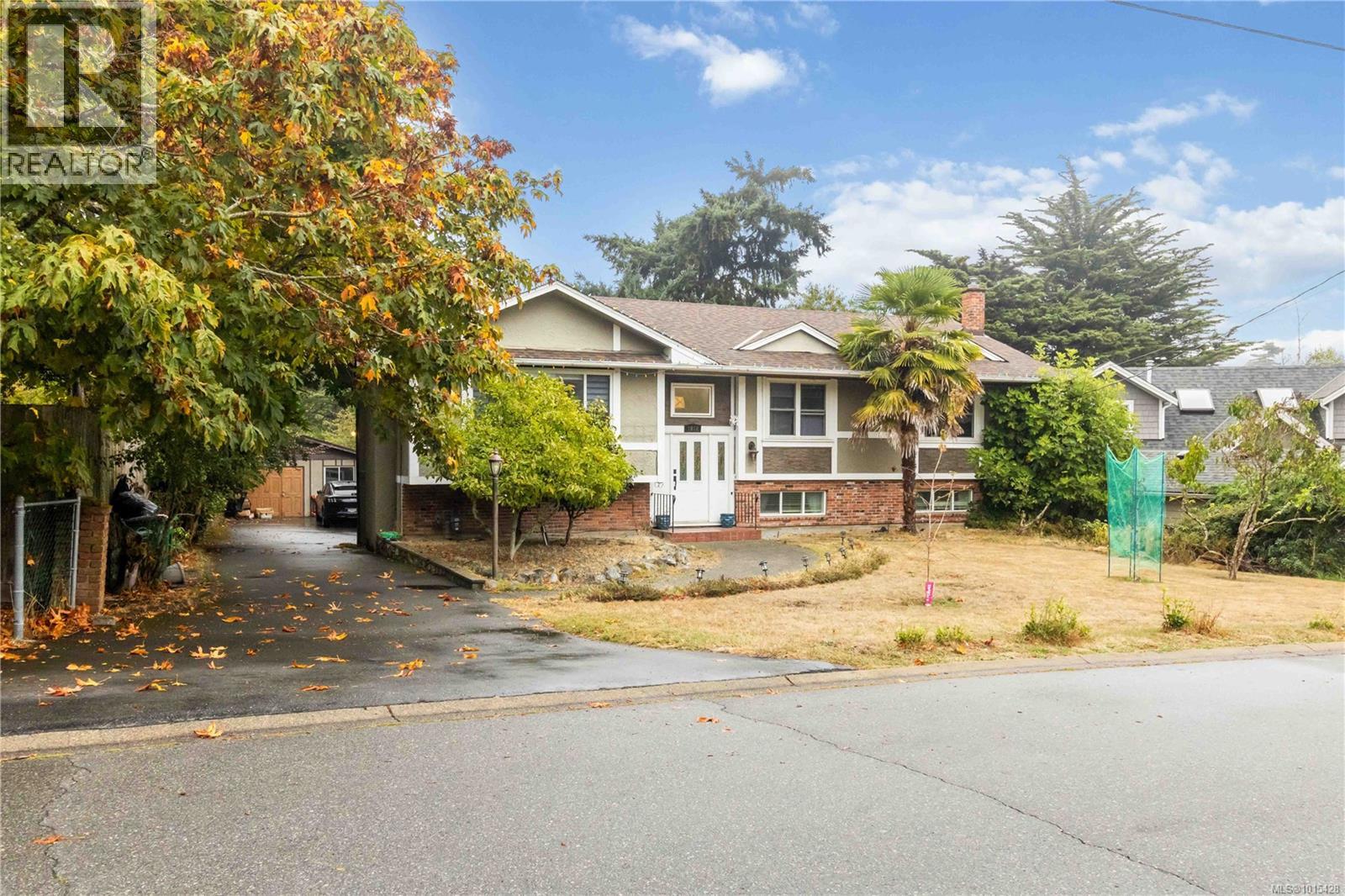  1812 El Sereno Drive, Saanich