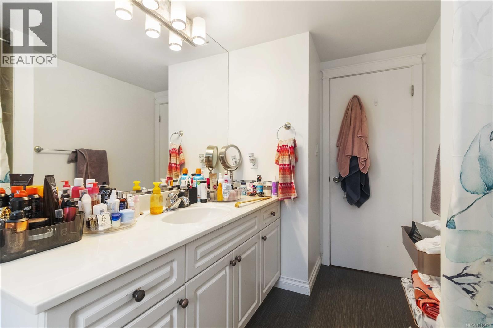  1812 El Sereno Drive, Saanich