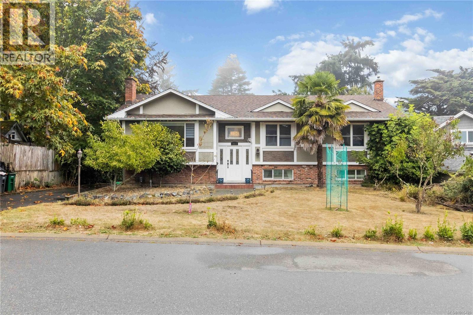  1812 El Sereno Drive, Saanich