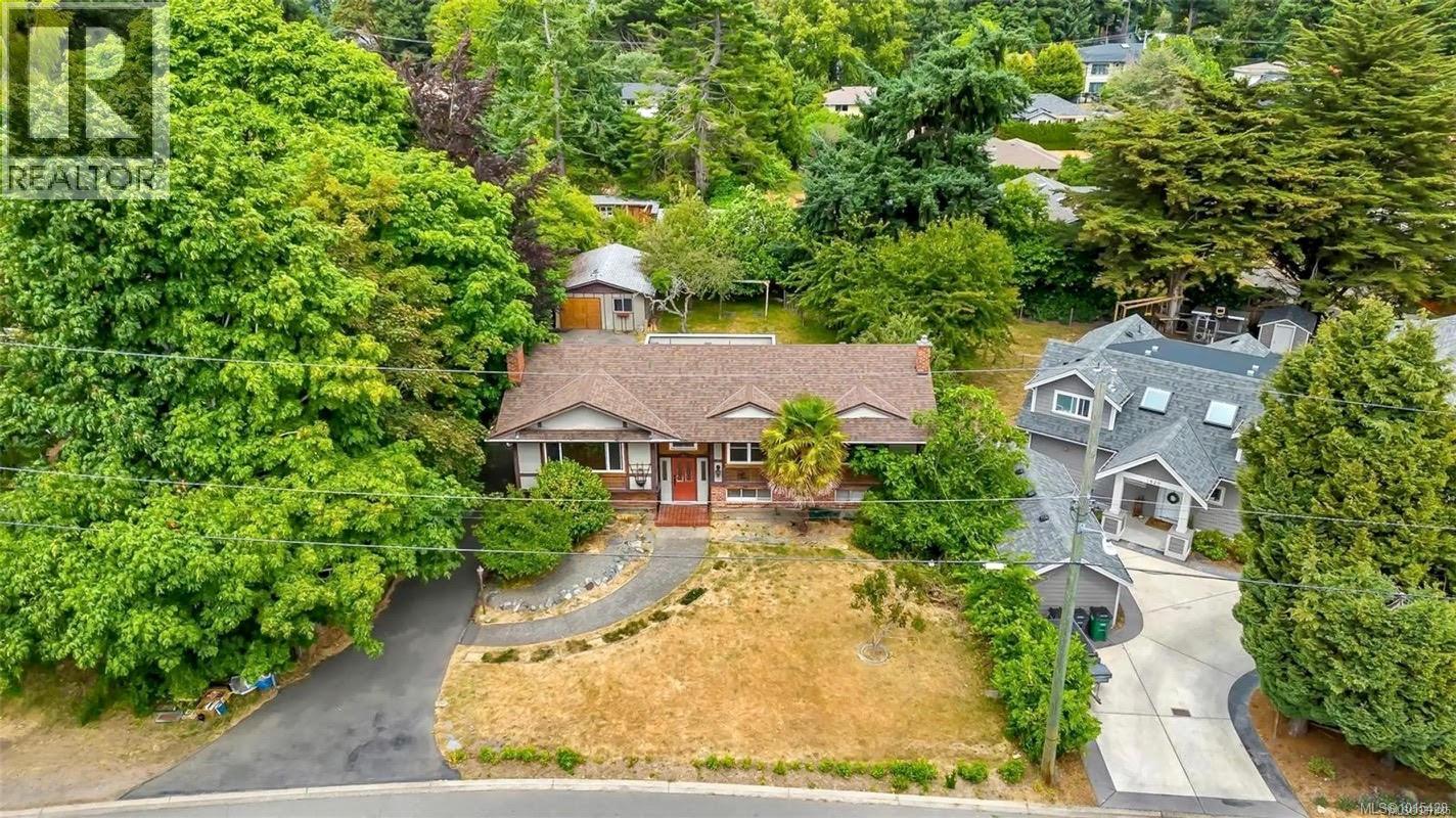  1812 El Sereno Drive, Saanich
