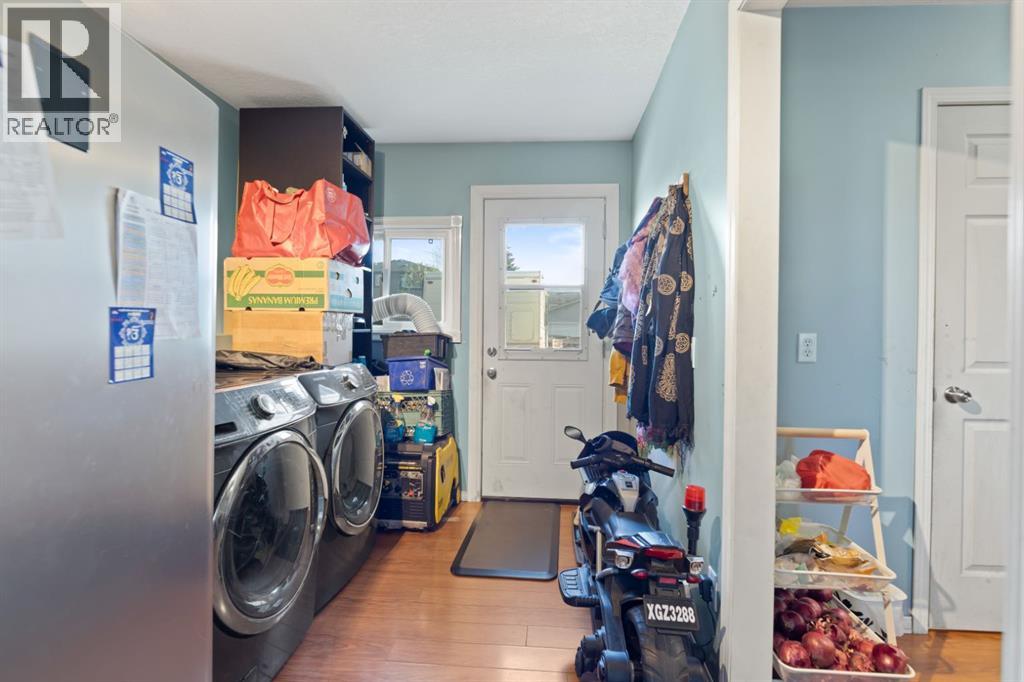 Single Family House 3 Level for Sale in  Castlegrove Way NE Castleridge Calgary 
