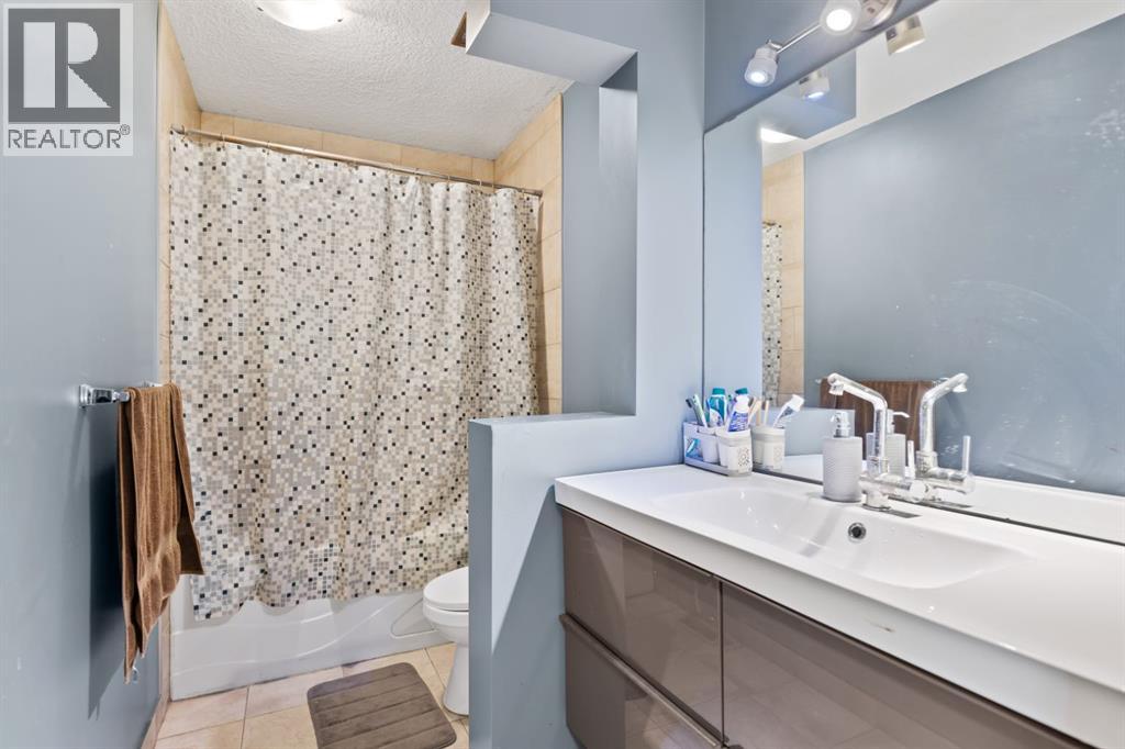 Single Family House 3 Level for Sale in  Castlegrove Way NE Castleridge Calgary 