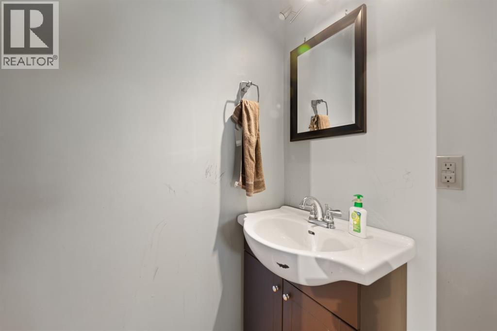 Single Family House 3 Level for Sale in  Castlegrove Way NE Castleridge Calgary 