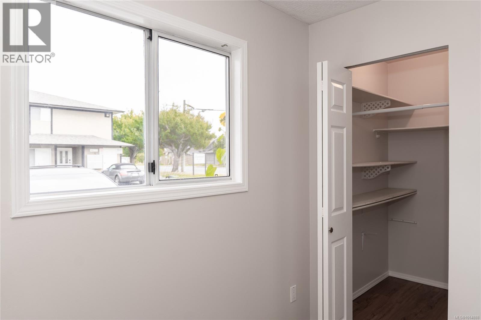 102 2525 Dingwall St, Duncan