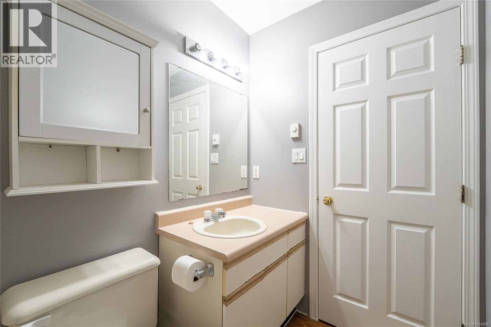 102 2525 Dingwall St, Duncan