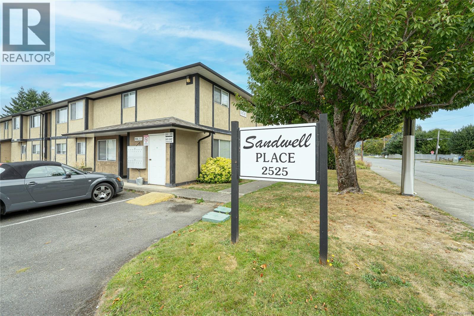 102 2525 Dingwall St, Duncan