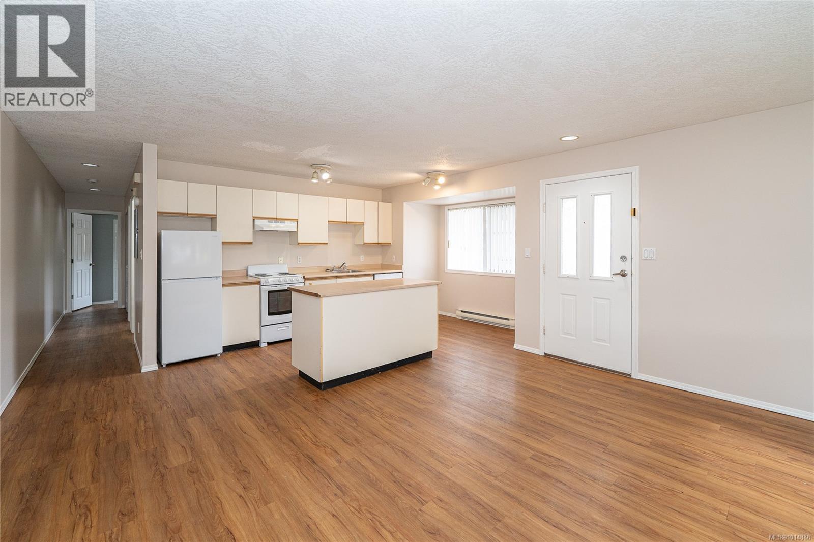 102 2525 Dingwall St, Duncan
